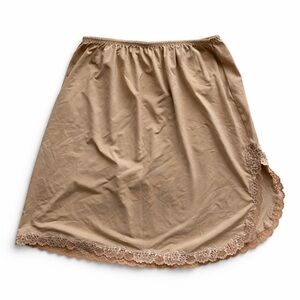 💛Elegant Tan Lace Trim Mini Skirt